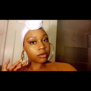 Meet your Posher, Isis